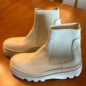 Platform chelsea boots